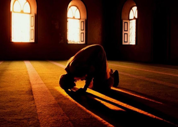 Ternyata Menahan Kentut Saat Sedang Sholat Bisa Membatalkan, Ini Penjelasannya