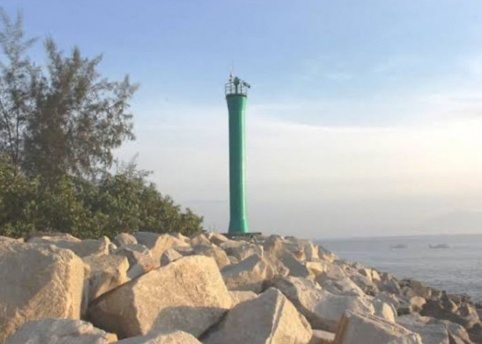 Menikmati Keindahan Laut Lepas di Lentera Hijau Pulau Baai Kota Bengkulu