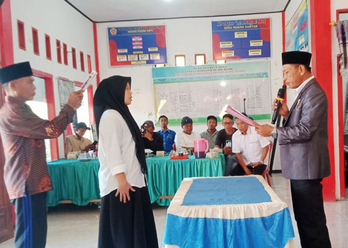 Perekrutan Tuntas, Pemdes Muara Santan Lantik Perangkat Desa 