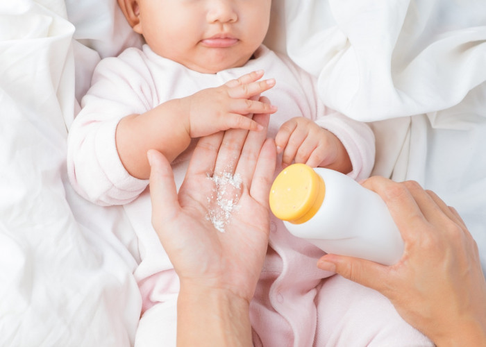 Ingin Gunakan Bedak Bayi, Kenali Titik-titik Larangan Berikut Ini