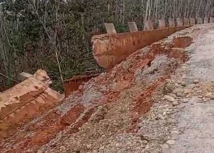 Beton PelapisTebing Roboh, Anggaran dan Kajian Teknis Proyek Jalan Disorot