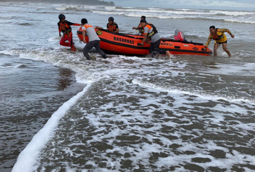 Sudah Enam Jam, Jasad Pemancing Ditelan Ombak Lagi