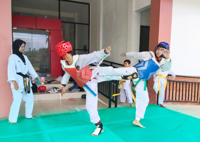 Bidik Medali Kejurnas, Atlet Taekwondo Mukomuko Latihan Intensif