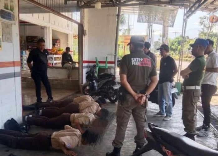 Nongkrong Saat Jam Sekolah, Pelajar Terjaring Razia Satpol PP