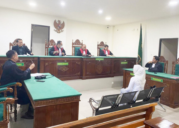 Terbukti Gelapkan Uang Perusahaan, Terdakwa Latifa Dituntut 4,5 Tahun Penjara