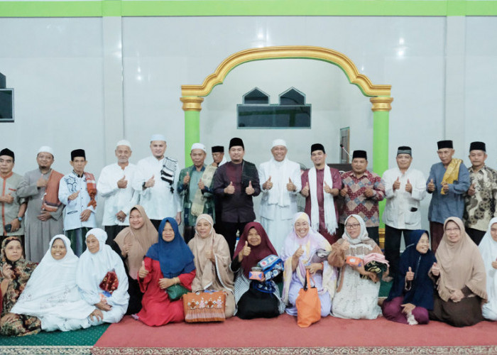 Peduli Tetangga, Arie Tuntaskan Safari Ramadan di Masjid Lingkungan Rumah