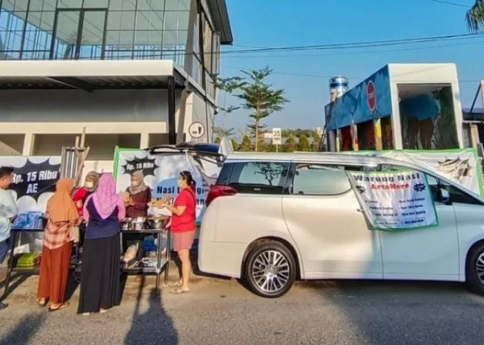 Unik! Pemilik Warung Nasi di Ponorogo Gunakan Alphard Mewah untuk Berjualan 6 Menu Khas Nusantara