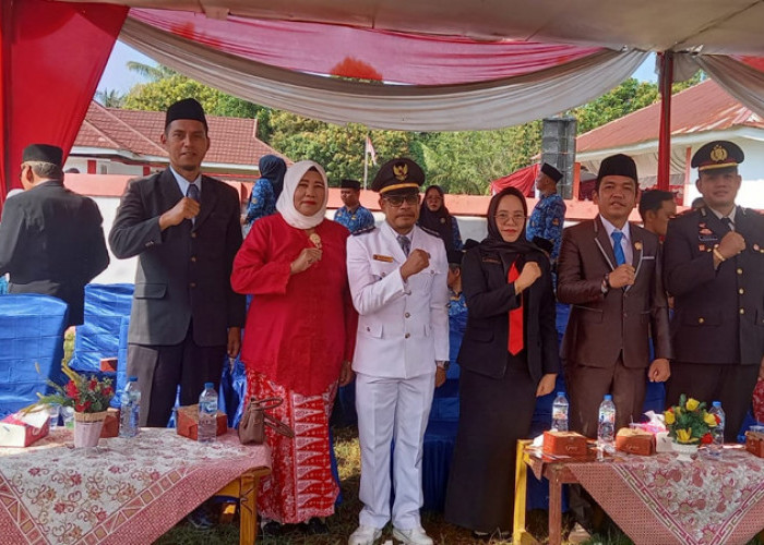 Camat Zainal Jadi Irup, Wakil Rakyat Bacakan Teks Proklamasi HUT RI di TAP