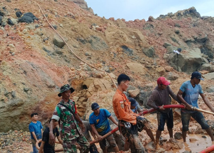 Hari ke 3, Tim Gabungan Masih Berjibaku Lakukan Pencarian Korban Tertimbun Longsor Asal Desa Lubuk Mindai