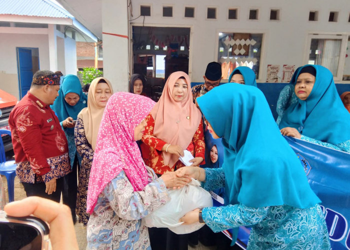 TP PKK dan DWP Bengkulu Peduli, Turun Bantu Korban Kebakaran