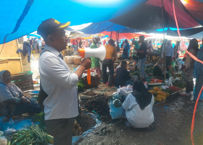 BUMDes Tertibkan Parkir dan Lapak Pedagang Pasar Lubuk Sanai 3