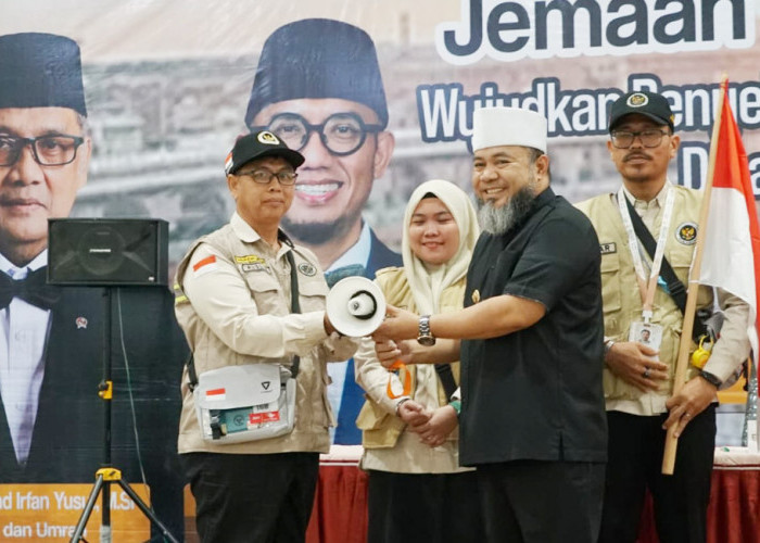 Lepas JCH Kloter Terakhir, Gubernur Helmi: Fokus Ibadah dan Do'akan Daerah