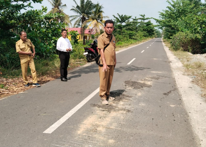 Jalan Sultan Takdir Khalifatullah Mukomuko Dirusak Alat Berat, Dinas PUPR Murka