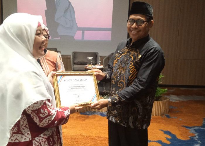 Dispendik Bengkulu Utara Terima Penghargaan BAN PAUD dan PNF
