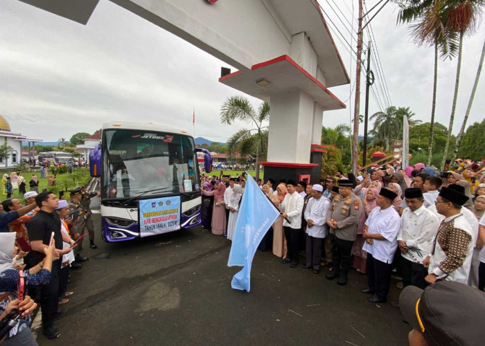 189 Calon Jemaah Haji Bengkulu Utara Dilepas, Bupati Arie : Semoga Menjadi Haji yang Mabrur