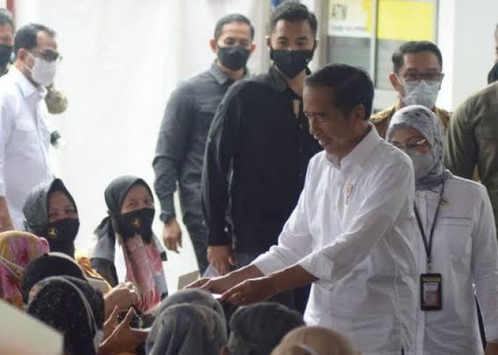 4 Senjata Baru Jokowi Akhir Tahun 2023, Program BLT El Nino Hingga Bebas Biaya Administrasi Rumah Murah