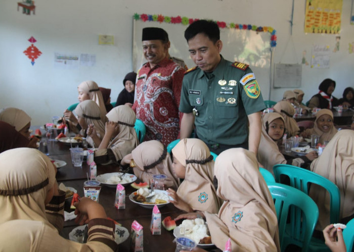 Upaya Tangani Stunting, Program 'Dapur Masuk Sekolah' Kodam II Sriwijaya Sasar SD Integral Kota Bani