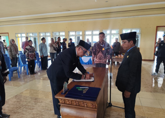 Bupati Kopli Ansori Resmi Lantik Mustarani Sebagai Sekda Lebong