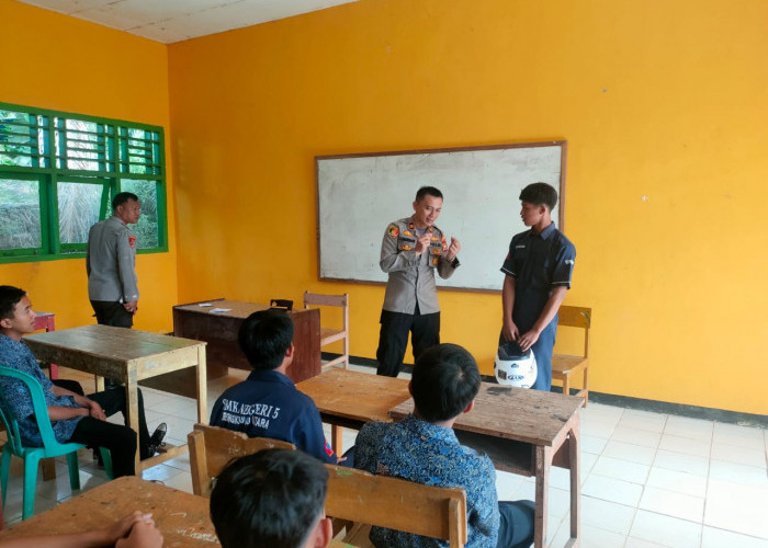Jaring Minat Pelajar, Kapolsek Ketahun Sosialisasikan Penerimaan Bintara dan Tamtama Polri 2024 ke Sekolah