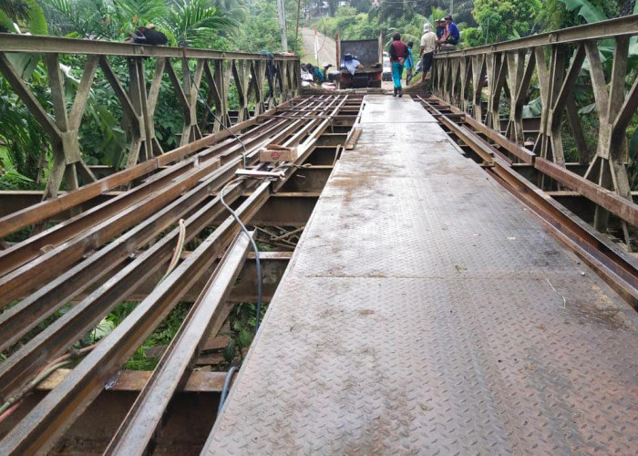 Hujan Hambat Perbaikan Jembatan di Desa Air Putih, Kades: Jika Cuaca Baik, Insya Allah Malam ini Selesai