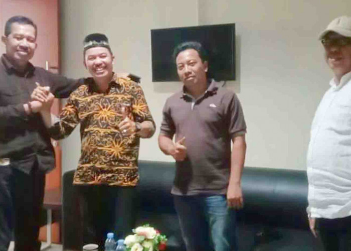 Kades Tl Berantai Serahkan Proposal Pembangunan Jalan ke Gubernur