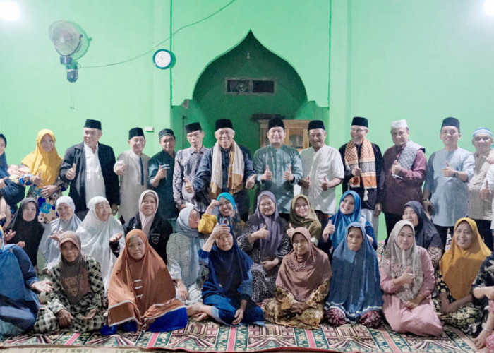 Safari Ramadan di Desa Padang Kala, Arie Diminta Tak Ragu Maju Bupati