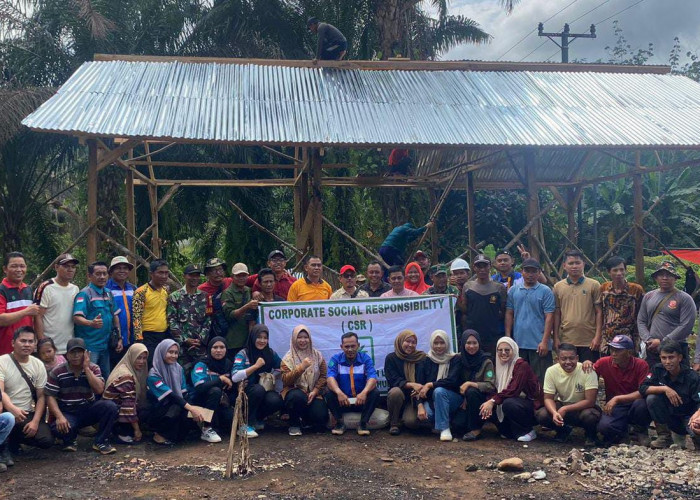 Dibantu TNI dan Polri, PT SIL Bangun Rumah Korban Kebakaran di Desa Air Sebayur