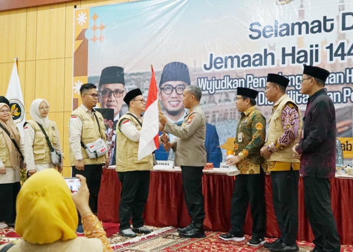 Lepas JCH Bengkulu, Khairil: Jaga Kesehatan dan Tetap Jaga Nama Baik Daerah