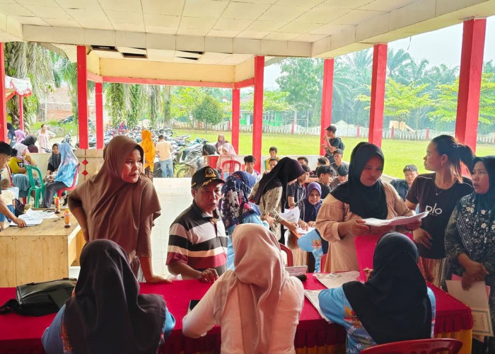 Camat Dorong Pegawai dan Masyarakat Aktifkan IKD, Berikut Keuntungannya