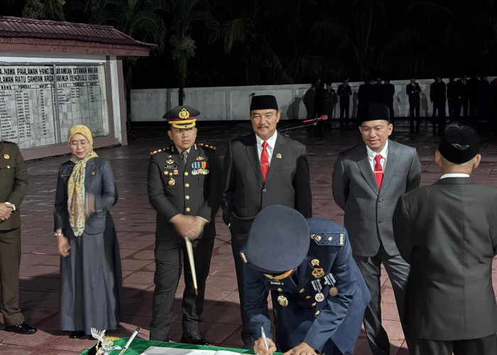 Bupati Arie dan Forkopimda Kenang Pengorbanan Pahlawan di TMP Ratu Samban