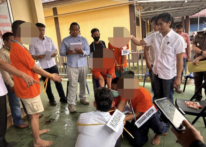 6 Tsk Peragakan Peristiwa Hingga Korban MD, Kuasa Hukum: Ini Bukan Spontanitas! 