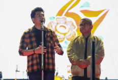 Malam Puncak HUT Kabupaten Bengkulu Utara Ke 67, Ribuan Masyarakat Banjiri Alun Alun