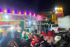 Cara Unik Polsek Jaga Kamtibmas, Ajak Warga Nobar Piala Dunia dari Mobil Patroli