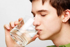 Aturan Minum 8 Gelas Perhari Selama Bulan Puasa, Agar Kamu Tetap Terhidrasi