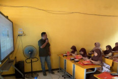 Literasi Sejak Dini, Radar Utara Ajak Siswa Berkreasi Lewat Mading Sekolah