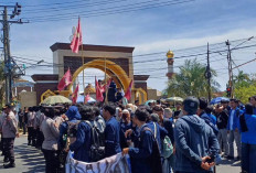 Tuntut UU TNI Direvisi, Massa Aksi Kecewa Karena DPRD Kosong