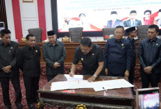 Fraksi Golkar Menolak, 7 Fraksi DPRD Provinsi Bengkulu Menerima