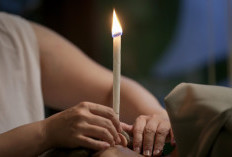 Apakah Aman Bersihkan Kotoran Telinga Dengan Terapi Ear Candle? Ini Jawabannya