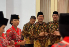 Meski Efisiensi, Bupati Arie Beri Kejutan Uang Saku Rp3 Juta bagi Paskibraka di Malam Ramah Tamah HUT RI ke-81