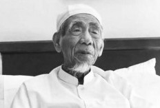 Adab Menghitung Uang dari Mbah Moen, Sepele Tapi Bisa Membuat Rezeki Bertambah Hingga Berkali Lipat