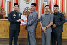Sidang Paripurna DPRD BU, Bupati Serahkan Raperda Pajak dan Retribusi Daerah