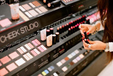 Supaya Aman, Perhatikan 4 Hal Penting Ini saat Mencoba Tester Makeup di Mall