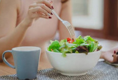 6 Tips Aman Diet Bagi Ibu Menyusui, Bikin Produksi ASI Makin Banyak!