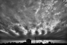 Saat Melihat Awan Hitam dan Angin Kencang Jangan Lupa untuk Membaca Doa