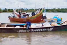 Badai Mengganas, Nelayan Mukomuko Sementara Berhenti Melaut