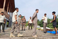 Rumah Adat Mukomuko Disterilkan Jelang Gebyar Merah Putih