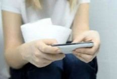 Terdengar Sepele, Ternyata Bermain Ponsel Saat BAB Bisa Menimbulkan Penyakit Serius, Begini Penjelasannya