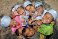 Doa yang Dibaca Saat Menyantuni Anak Yatim Agar Diberi Keberkahan