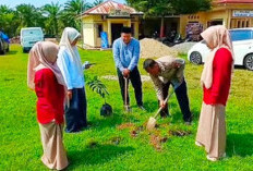 Peduli Lingkungan, Calon Pengantin Wajib Tanam Pohon