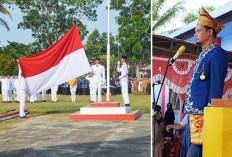 Khidmat, Plt Camat Napal Putih Pimpin Upacara HUT RI dengan Baju Adat Bengkulu